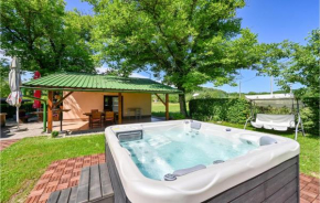 Gorgeous Home In Belavici With Jacuzzi